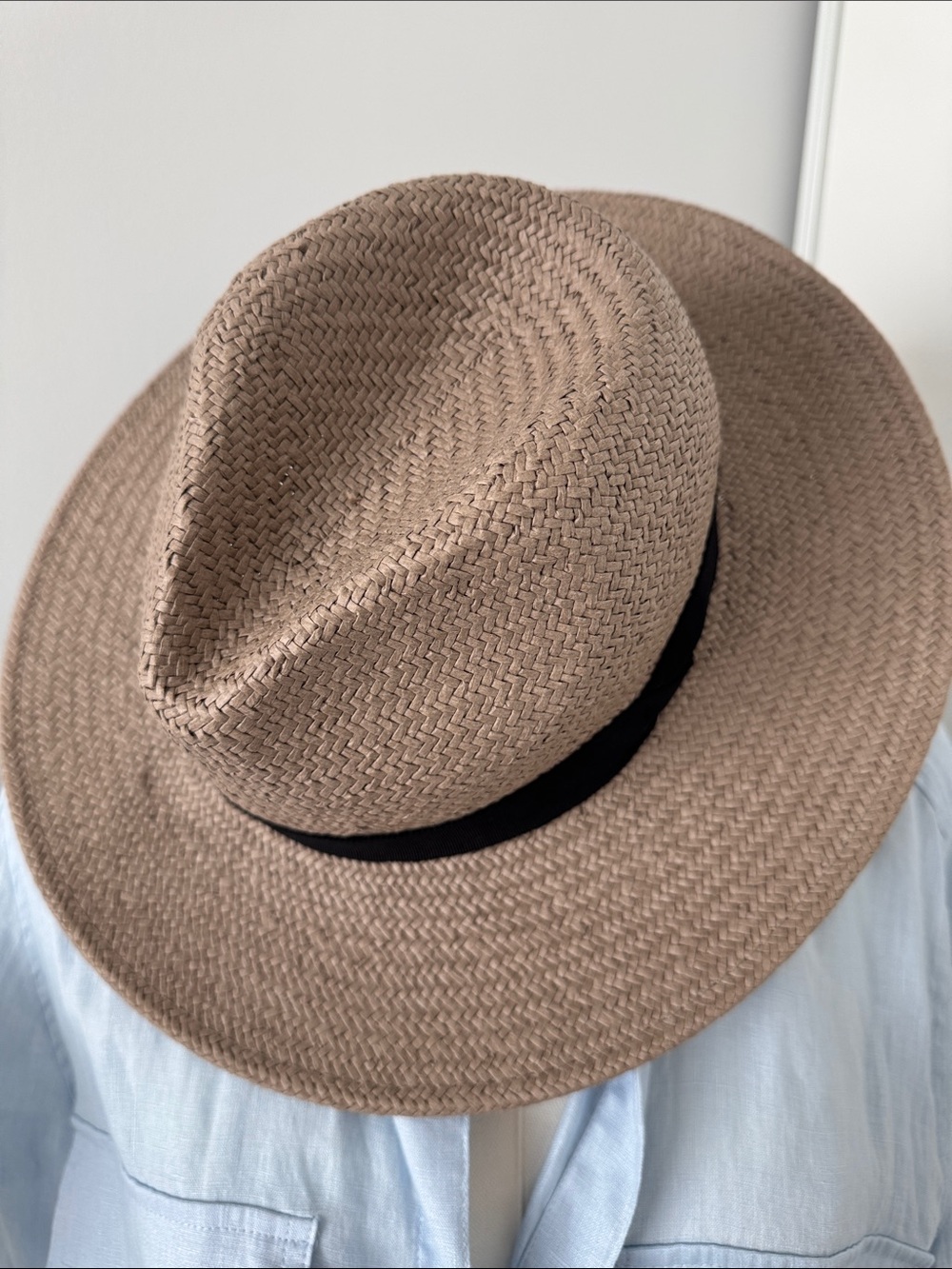 Aritzia straw hat - brown taupe with black ribbon detail S/M
